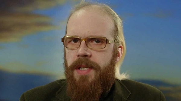 Как такой незаурядный человек пришел в мир политики?