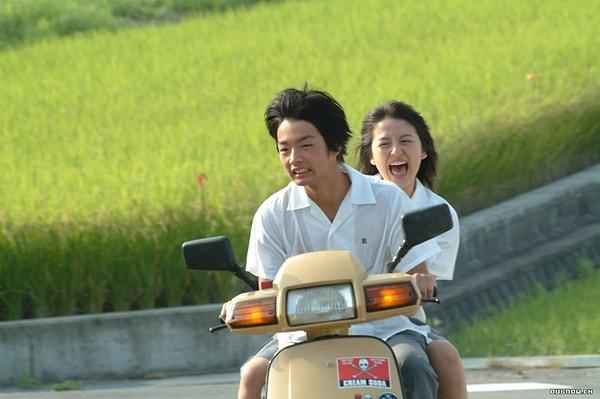 28. Sekai no chûshin de, ai o sakebu / Dünyanın Orta Yerinde Aşk İçin Ağlıyorum (2004) | IMDB: 7,3