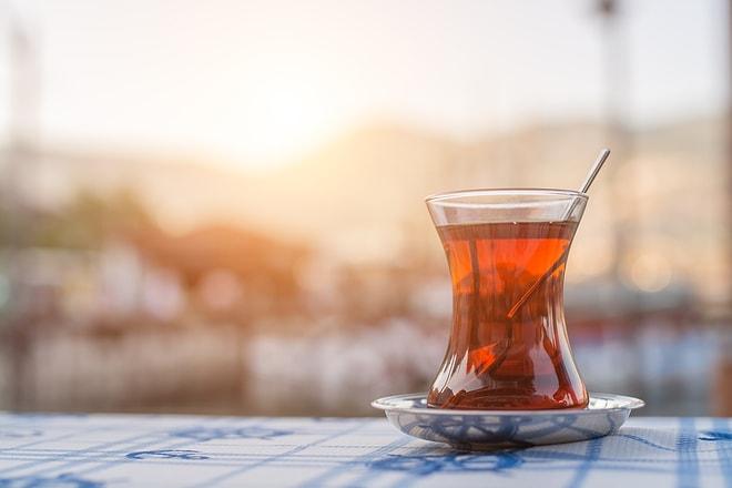 Türkler İçin Çayın Bir Hayat Felsefesi Olmasının Ardında Yatan 11 Sebep