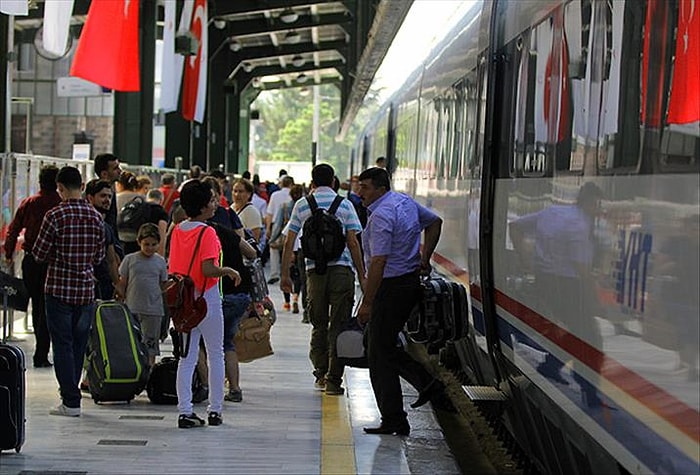 Kızıyla Yolculuk Yapmak İsteyen Babaya 'İslama Aykırı' Denilerek Bilet Verilmedi