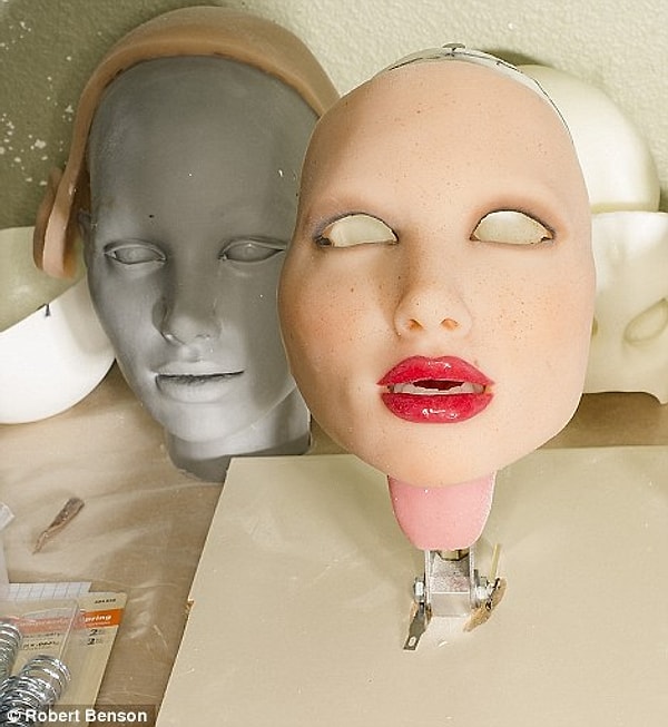 В ближайшее время McMullen планирует наделить "кукол" искусственным интеллектом.