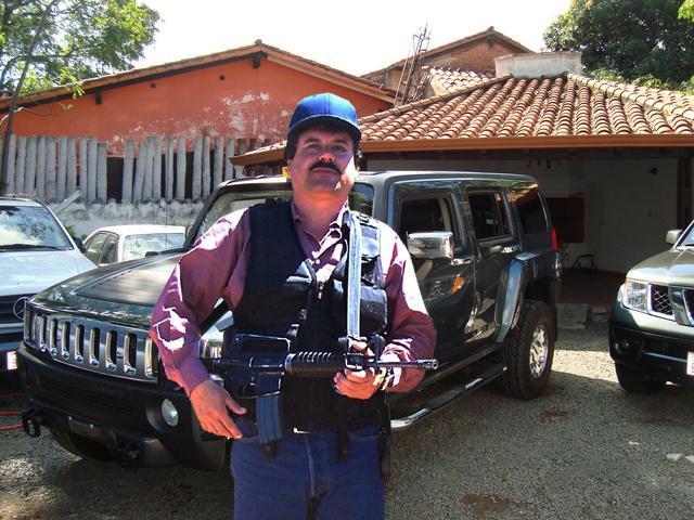 Drug Lord Joaquin "El Chapo" Guzman Extradited To The US ...