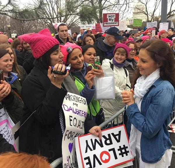 Trump'ın "edepsiz kadınlar" dediği güruhta Ashley Judd da vardı.
