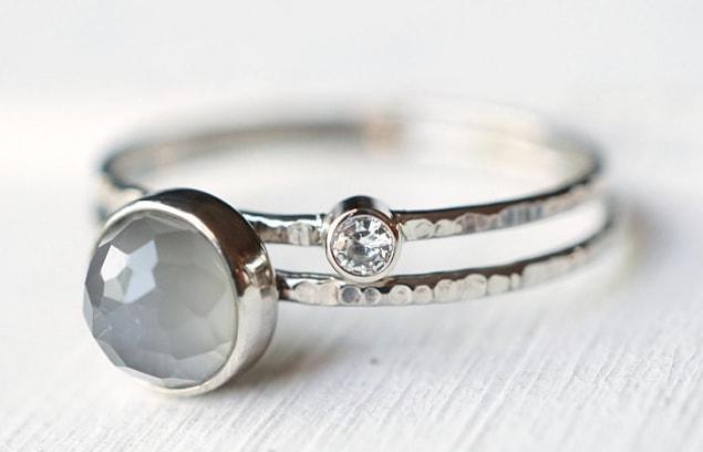 8. Two rings are always better than one: this grey moonstone and moissanite ring-set. 🌑🌑