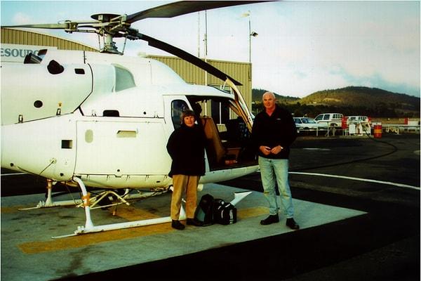 Adaya transferiniz kuruma ait bir helikopter ile gerçekleştiriliyor.
