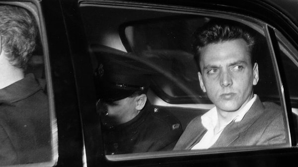 Майра Хиндли и её молодой человек Иэн Брэйди украли четверых детей.