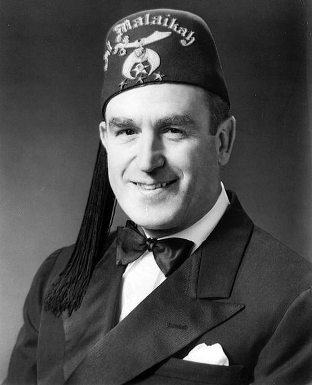 Architecturally notable Shriners Temples include the Shrine Auditorium in Los Angeles, the former Mecca Temple, now called New York City Center, Newark Symphony Hall, the Landmark Theater (formerly The Mosque) in Richmond, Virginia, the Tripoli Shrine Temple in Milwaukee, Wisconsin, and the Helena Civic Center in Montana (formerly the Algeria Shrine Temple).