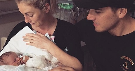 Малышка родилась с вывернутыми наружу органами, но ее мама решила не сдаваться!