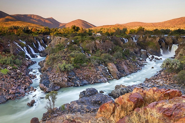 Водопад Эпупа - между Анголой и Намибией