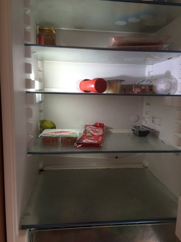 9. А вот в самом холодильнике мышь повесилась, потому что большая часть свежей еды нуждается в приготовлении