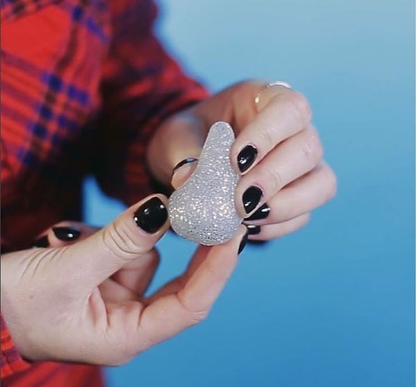 4. Спонжи марки Evie Blender несмотря на то, что выглядят как камни, на сегодняшний день являются самыми мягкими губками для макияжа!