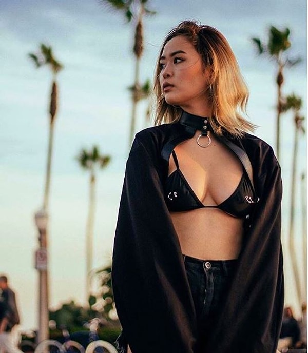 1. Раньше в этом плане помогал чокер.