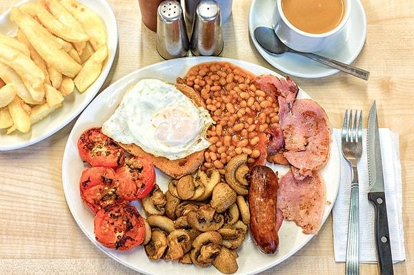 14. Yahu sabah kahvaltısında fasülyenin ne iş var demekten geri duramayacağınız İngiliz Kahvaltısı