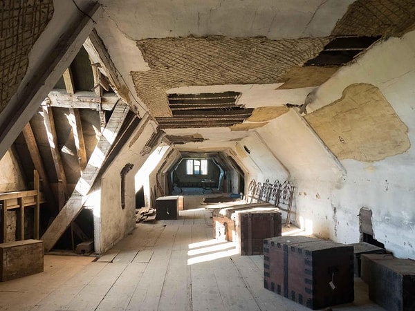 Notların iki tanesine, Knole House'un çatı katında bulunan döşemelerin altında rastlandı.