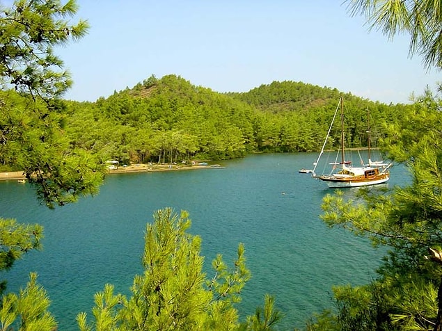 13. Doğal yaşamın dibine vurmak isteyenler için: Bördübet Koyu (Marmaris) / Muğla