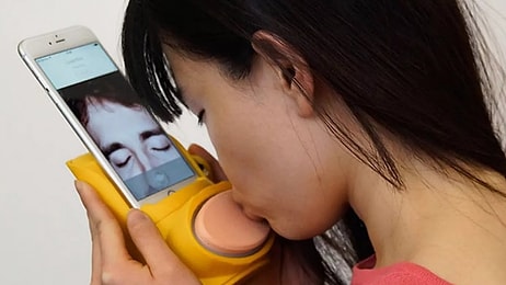 15 самых странных гаджетов для İPhone