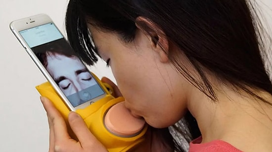 15 самых странных гаджетов для İPhone