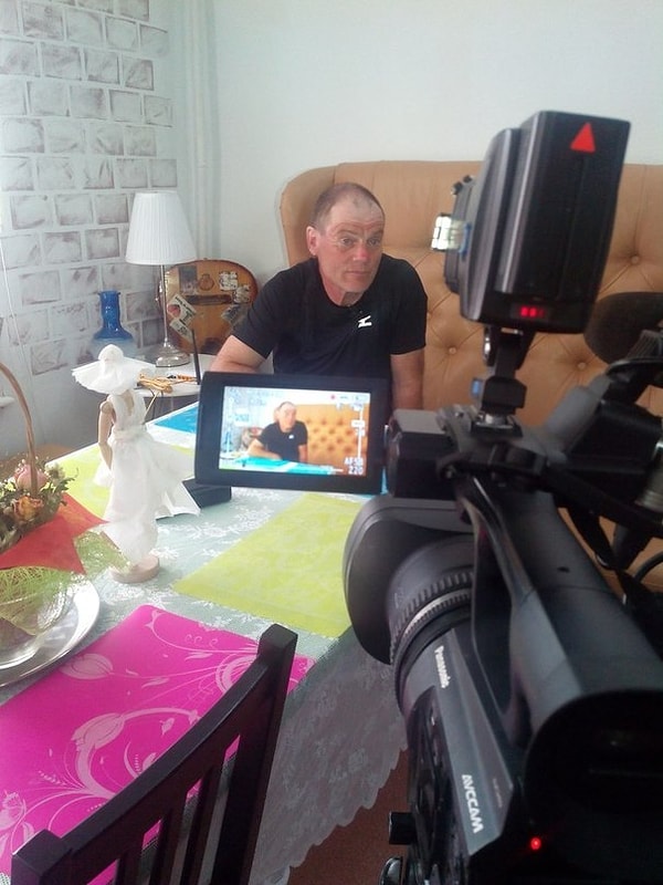 4. Спонсоров у Лукьянова не было. Лишь небольшие сбережения, да пенсия, которая раз в месяц падала на карточку