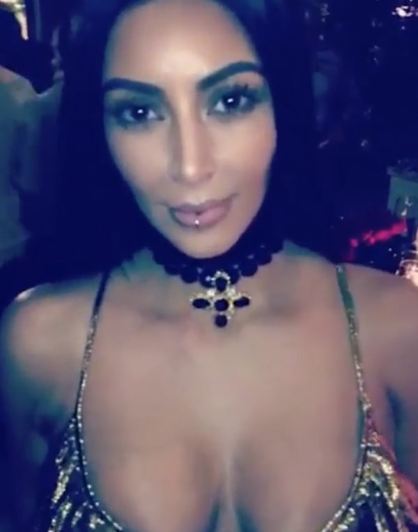 13. Пирсинг на ногтях и губах