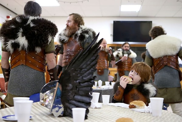 3. Этот фестиваль ежегодно проводится в городе Леруик на Шетландских островах