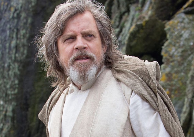 The Last Jedi, 'Son Jedi' anlamına geliyor. Jedi, hem tekil hem çoğul anlama sahip olduğu için filmin adı tek bir kişiye mi, yoksa bir grup Jedi'a mı işaret ediyor henüz belirsiz.