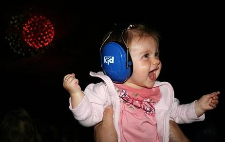 Evde Deneyiniz: Dinletildiğinde Bebekleri Mutlu Ettiği İddia Edilen Bir Şarkı Bestelendi!