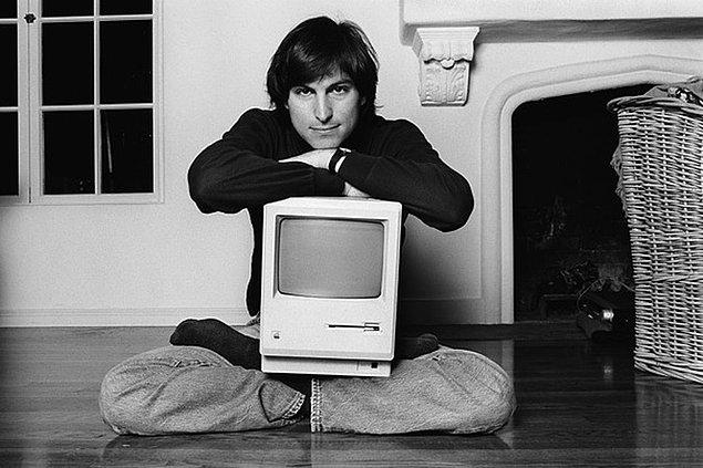 4. İlk orijinal Macintosh'u gücüne kıyasla oldukça yüksek bir fiyattan piyasaya sundu.