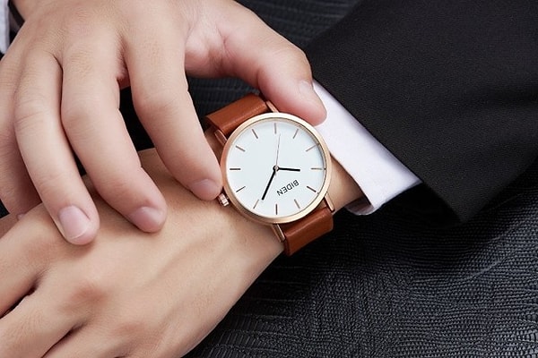 4. Недорогие, но стильные часы, которые подойдут к любому образу