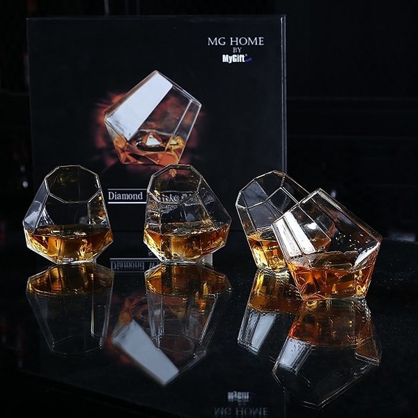 17. Набор бокалов для любителей виски и вина