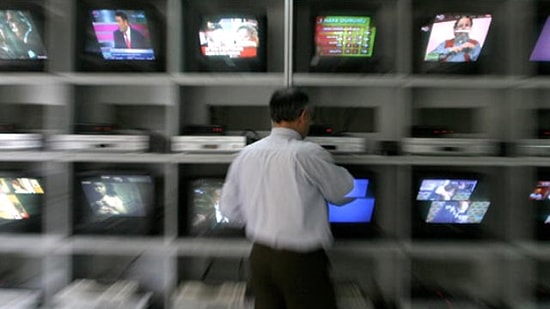 Yeni KHK Resmi Gazete'de: Eşitlik İlkesine Aykırı Yayın Yapan Tv'lere Ceza Verilemeyecek