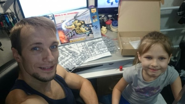 4. У Петра остались две маленькие дочки: старшей шесть лет, а младшей всего два года. Им уже сообщили о смерти папы, но они ничего не понимают и ждут, когда папа вернется домой.