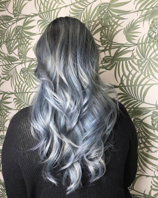 11. Kot mavisinin hemen hemen her tonunu saçınıza uygulamanız mümkün.