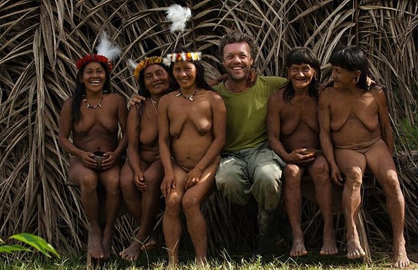 14. Эти фото были сделаны британским фотографом Питом Оксфордом. Сегодня ваорани живут на территории национального парка Ясуни и являются собственниками своей резервации, поэтому правительство Эквадора не имеет на неё прав.