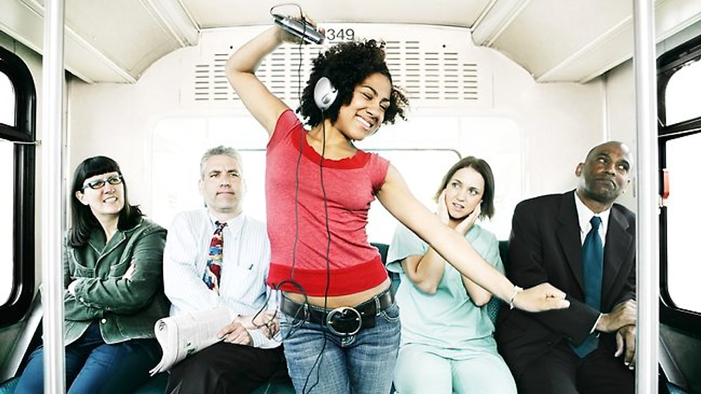 Ömrü Otobüslerde Geçenler ve Yeni Şarkı Arayanlar İçin 17 Pek Bilinmeyen Şarkı