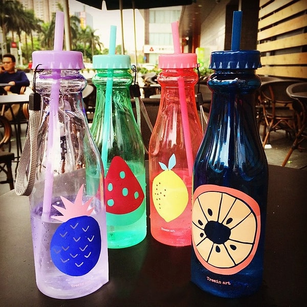 4. Яркие бутылочки для сока\напитка\коктейля. Из таких даже пить приятнее