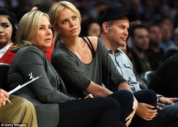 5. Charlize Theron ve annesi Gerda