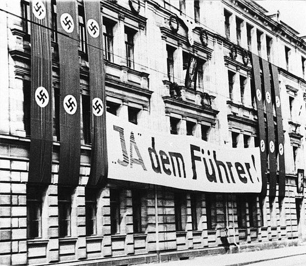 6. 1934 Nazi Almanyası Referandumu