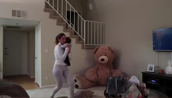 Ayının İçine Girerek Eşinin Ödünü Koparan Adam