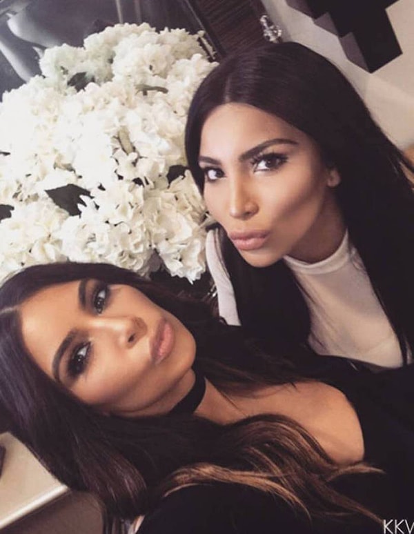 10. Ким Кардашян и ее близняшка!