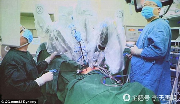 1. Хирурги из северо-западной провинции Китая Шаньси взяли участок из тонкого кишечника женщины и сделали из него вагину.