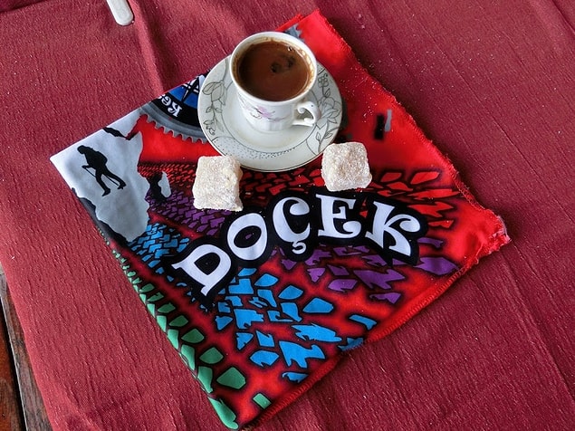 28. Yanından şekeri eksik etme.