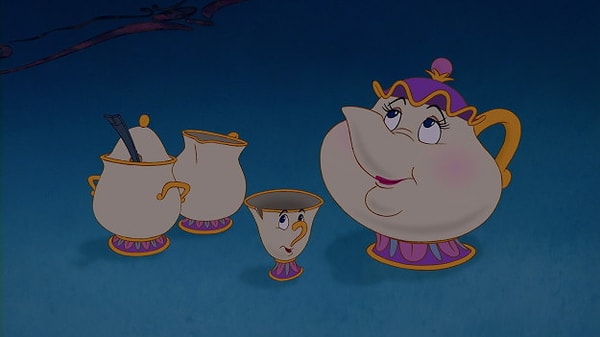 10. И почему вместо всех идеальных стаканчиков, они подавали чай в сколотом?