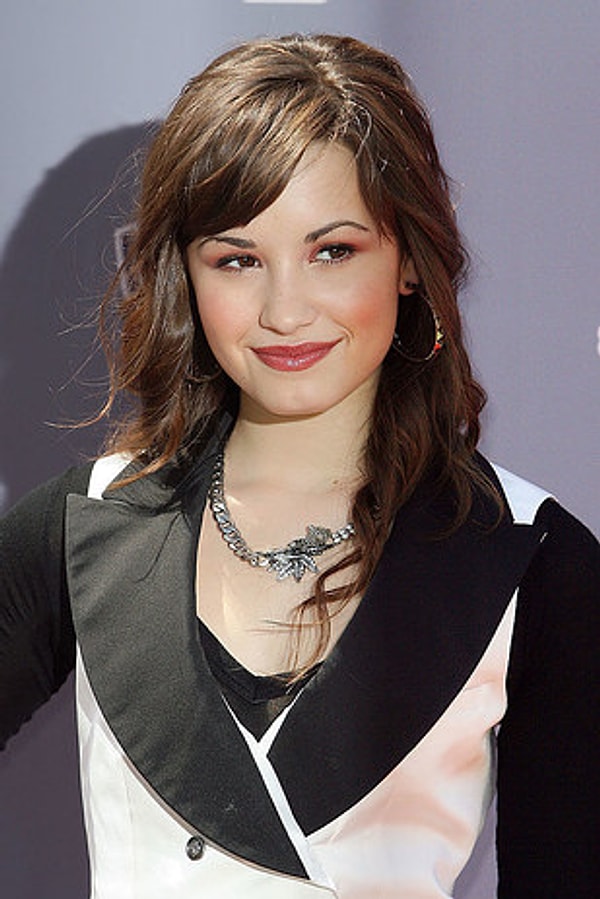 13. Деми Ловато: 2008 vs 2017.