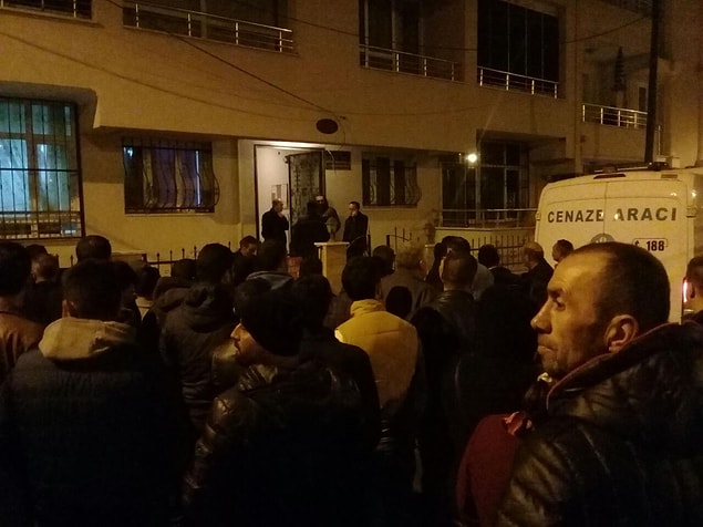 Suriye Kupal ve kızının cansız bedenleri savcının incelemesinin ardından otopsi yapılmak üzere İzmir Adli Tıp Kurumu Morgu’na kaldırıldı.