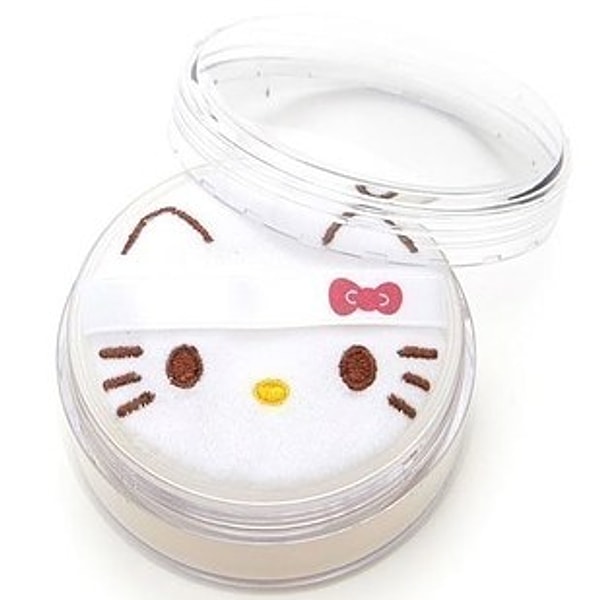 17. Заверши свой макияж идеальным матовым покрытием с помощью этой компактной пудры в упаковке "Hello Kitty".