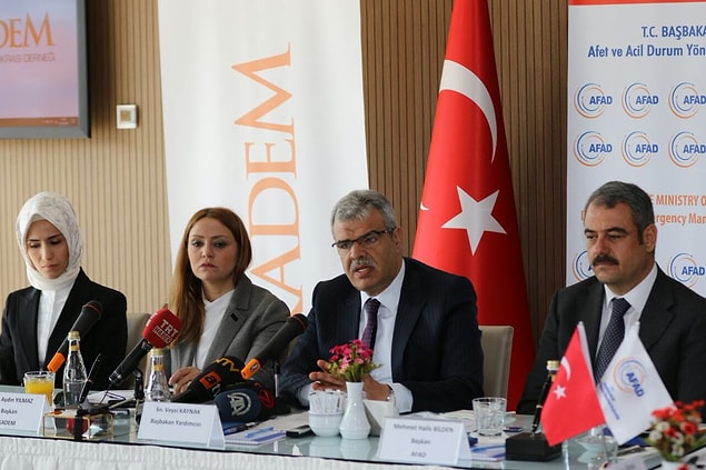 Başbakan Yardımcısı Veysi Kaynak ise 16 Nisan'daki referandum öncesinde Suriyelilere vatandaşlık verilmeyeceğini söyledi.