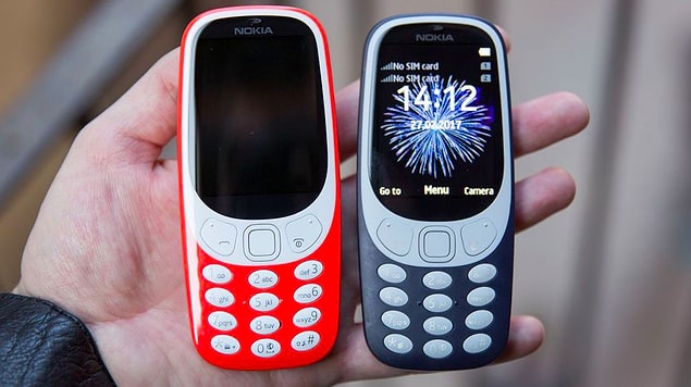 6. Kalın uçlu Nokia şarj girişi de yok. Onun yerine micro USB girişi mevcut. Çıkış fiyatının 50 Dolar olması tahmin ediliyor.