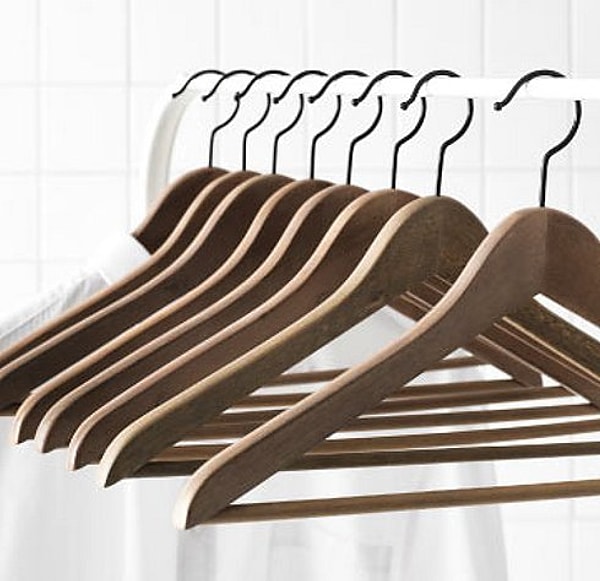 16. Кайли Миноуг боится вешалок