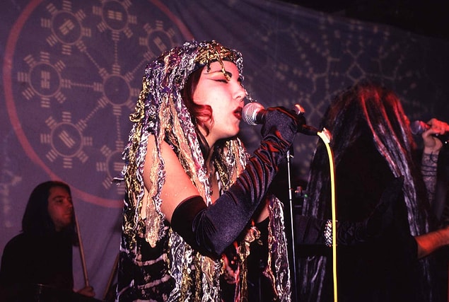 18. Sky Cries Many grubu Wetlands'de konser verirken, 1994.