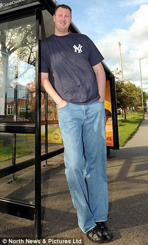 İngiliz dev adam Neil Fingleton geçtiğimiz Cumartesi kalp yetmezliğinden, 36 yaşında hayatını kaybetti.